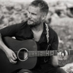 Tim Akkerman sings The Boss